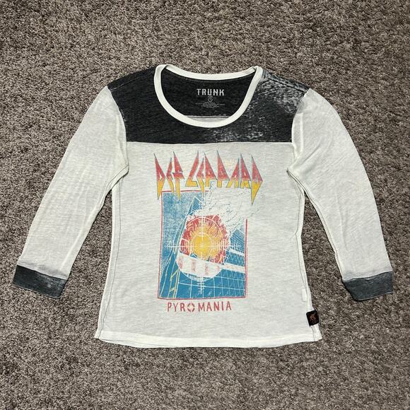 Trunk LTD Def Leppard Shirt Pyromania 1983 Tour Tee Soft Thin Poly Blend Small - Picture 9 of 9